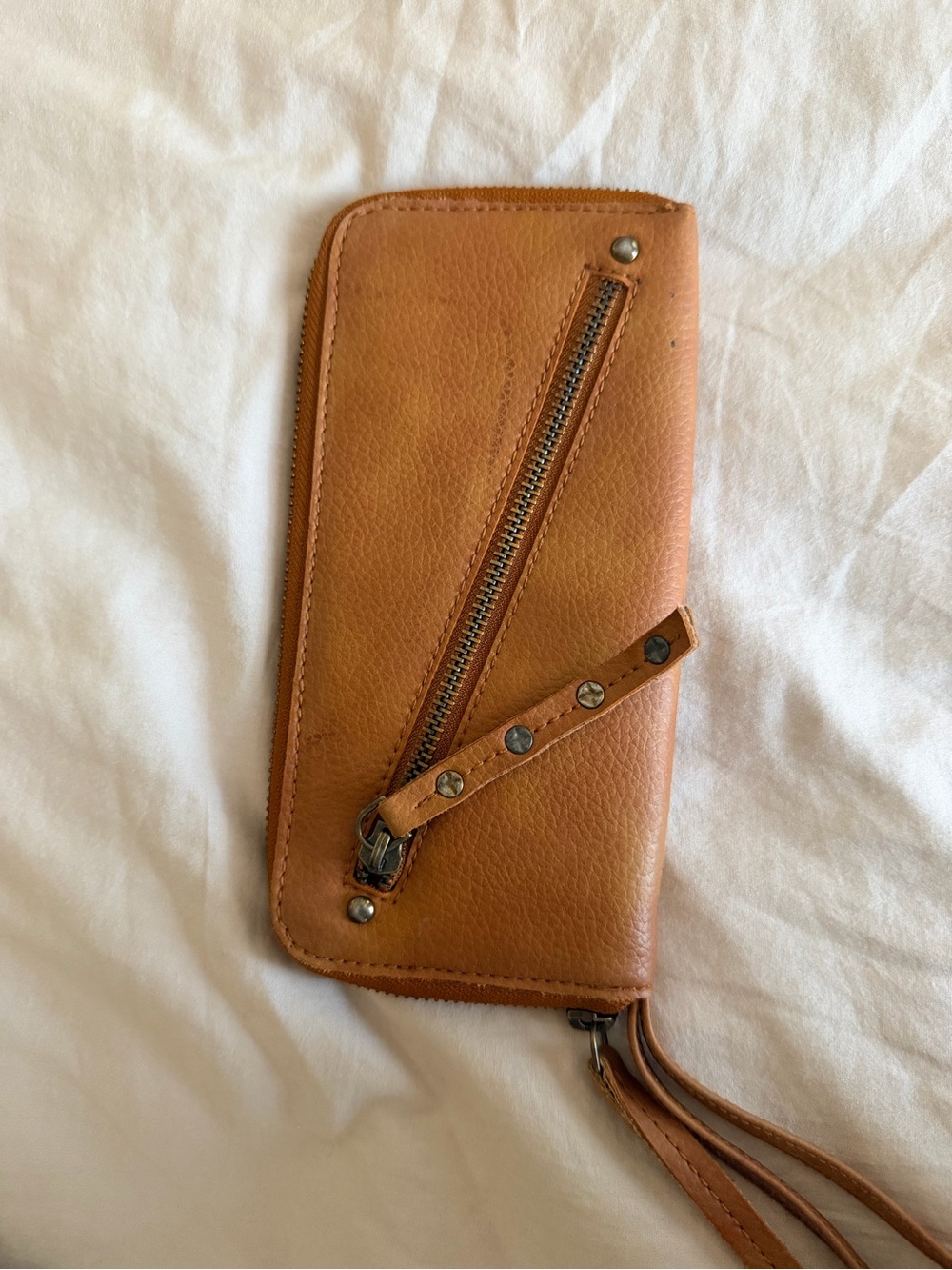 Free People Metallic Rose Gold Zip Wallet Wristlet - Picture 2 of 3